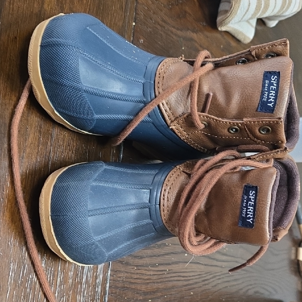 Sperry Kids Navy and Tan Boots